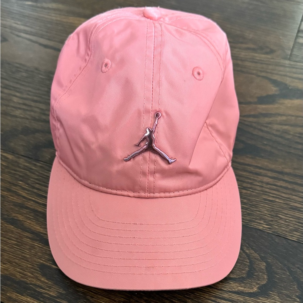 Youth pink and rose gold Jumpman hat